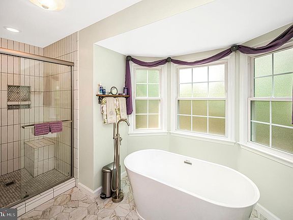 3rd image of 6602 Willow Pond Dr