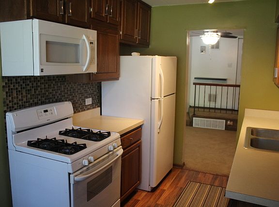 5th image of 6015 Lakeside Pl APT 103A
