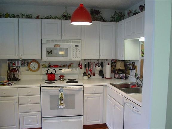 4th image of 4185 Eastvillage Dr