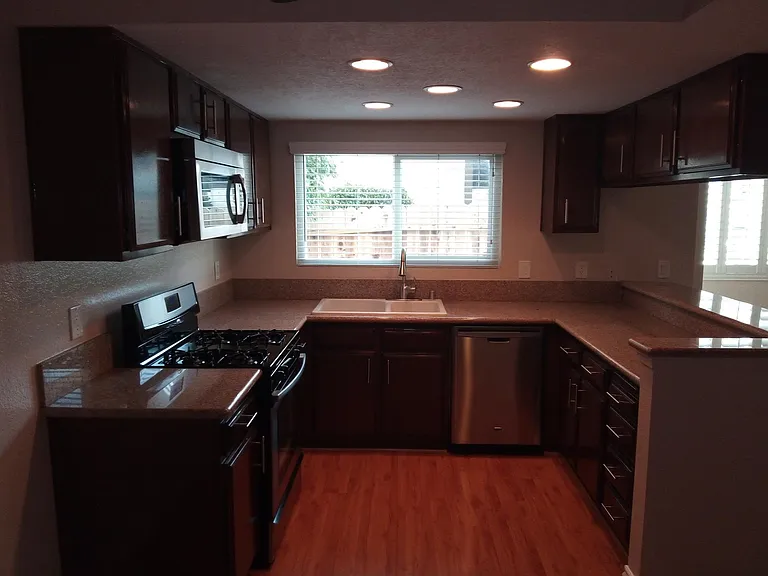17152 Harbor Bluffs Cir — Photo 5