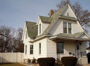 3rd image of 204 Lake St