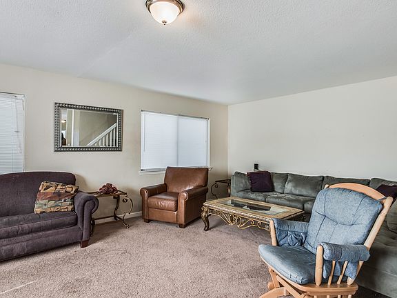 5th image of 2801 33rd Ave