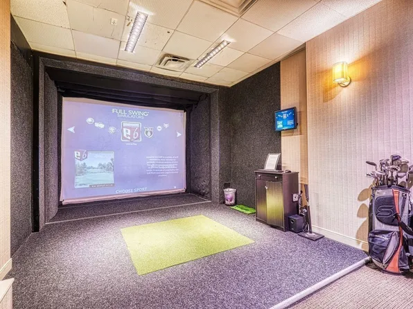 330 East 38th Street image 15 of 17