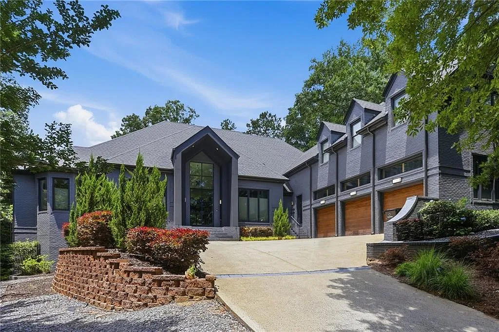 5 bed, 4.5 bath, 6388 sqft, $23,000 — Photo 1