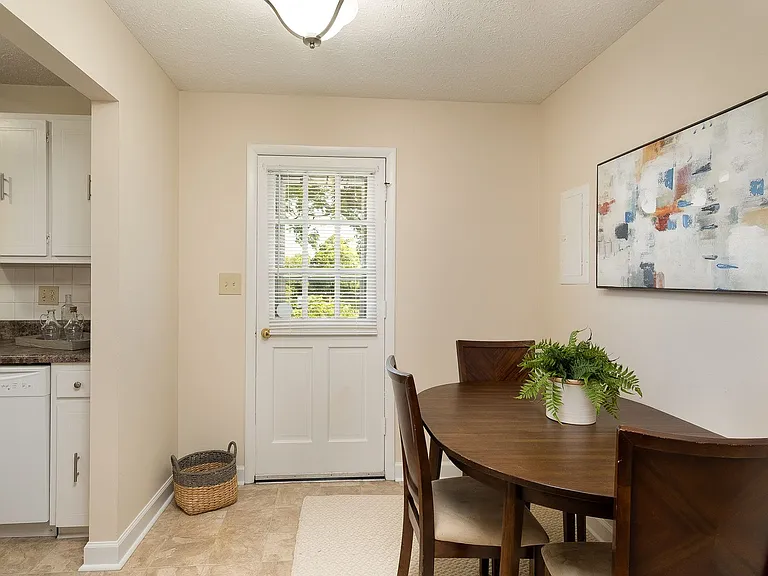 1500 Seminole Dr — Photo 6