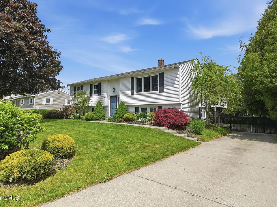 1st image of 18 Greenings Ave