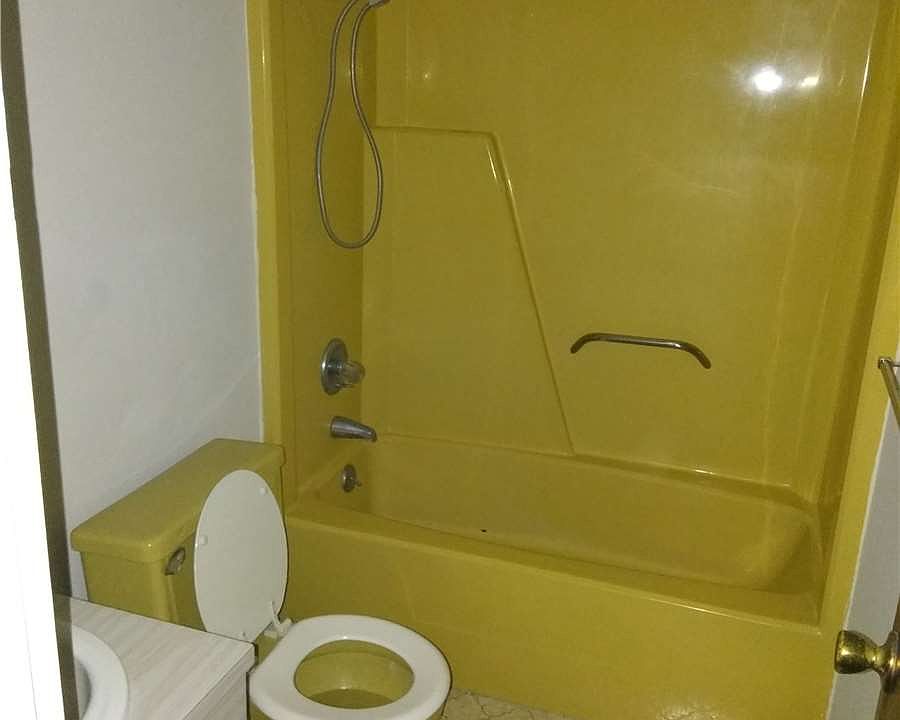 2nd image of 15 Parkcenter Dr