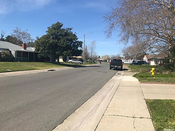 3rd image of 6424 Grattan Way