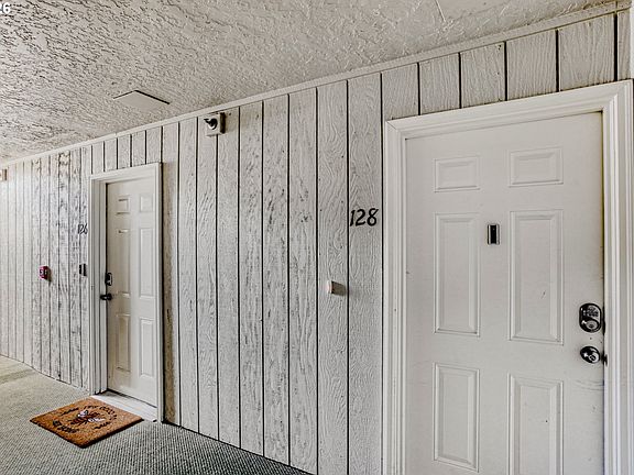 4th image of 11046 SW Greenburg Rd