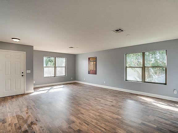 3rd image of 3120 W Spur Dr