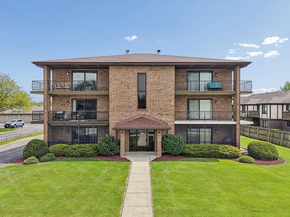 1st image of 17979 Oak Park Ave APT 2N