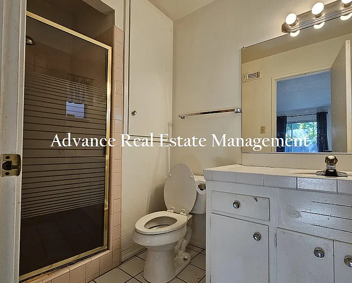 7320 S Land Park Dr — Photo 15