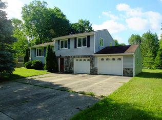 3518 Ratener Rd, Richfield, OH 44286