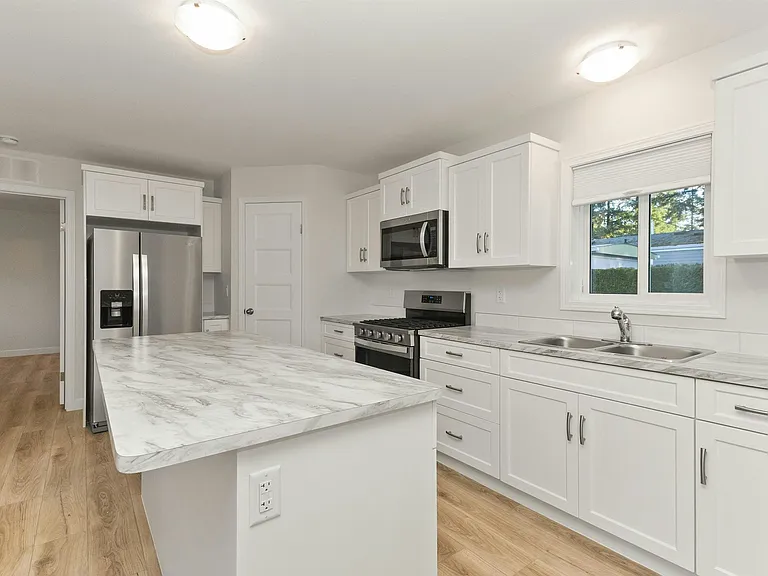 24330 Fraser Hwy — Photo 6