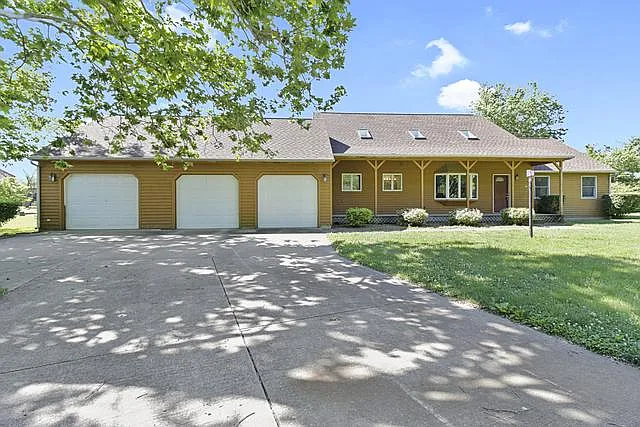 151 Lake Rd photo 1
