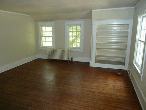5th image of 504 1/2 North St