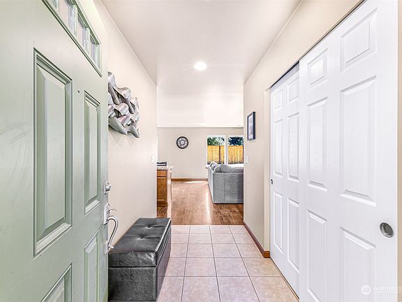 4th image of 158 15th Street