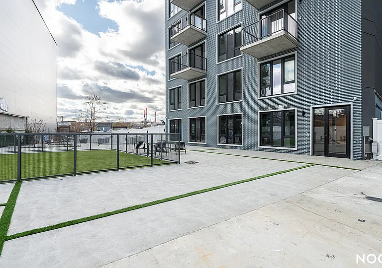 31-61 Vernon Blvd #8Z — Photo 20