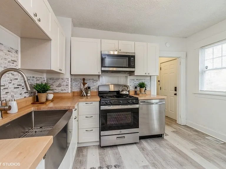 812 Euclid Ave — Photo 2
