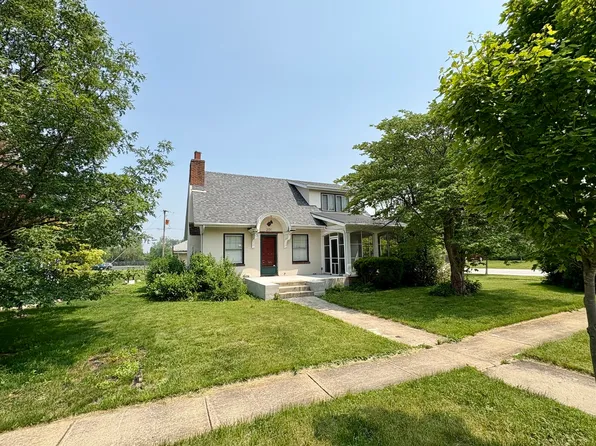 201 W Sumner Ave, Peotone, IL 60468