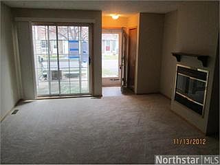 3rd image of 9915 Fillmore St NE