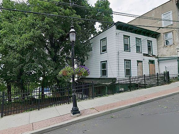 2nd image of 27 Secor Rd