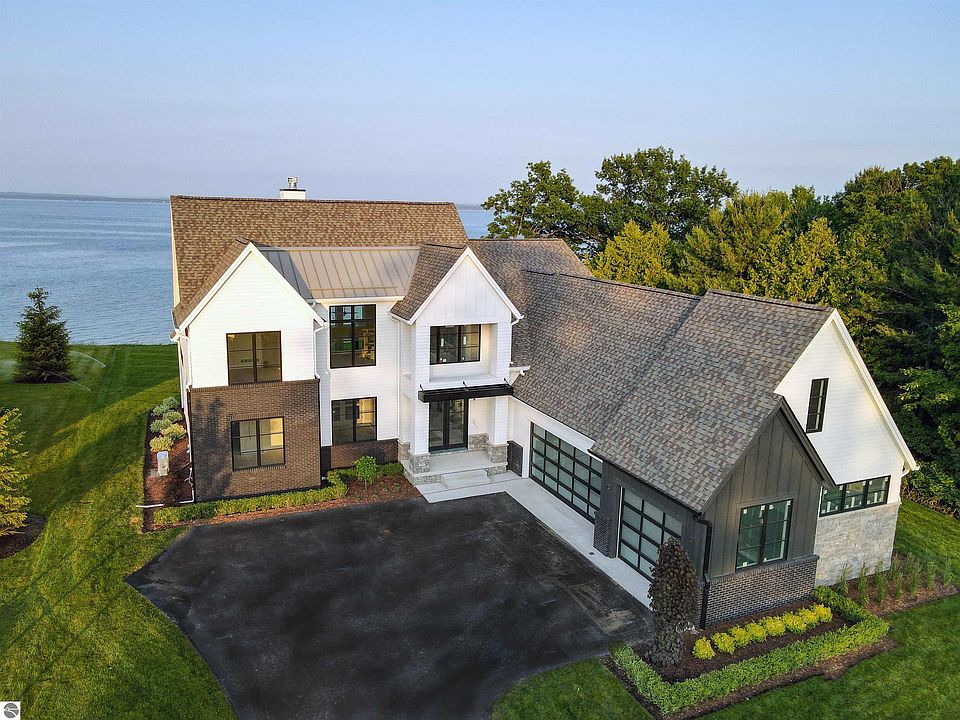 1st image of 15582 Waters Edge Dr