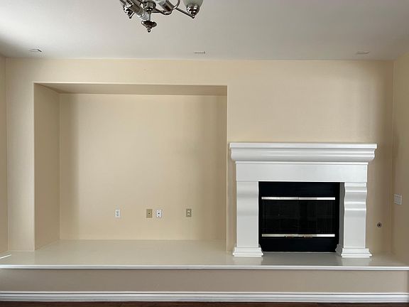 5th image of 26526 Beecher Ln