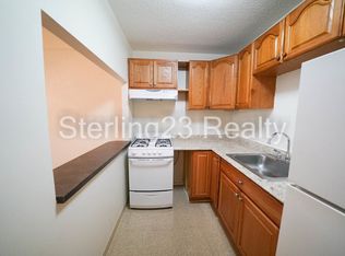 35-01 34th St #D, Astoria, NY 11106