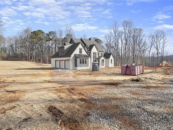 4th image of 422 Old Orange Mill Rd