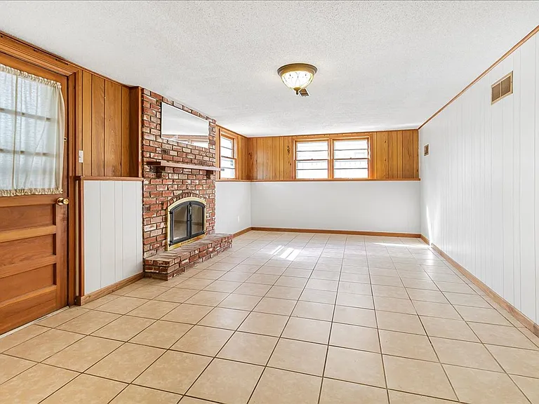 318 Goodrich Dr — Photo 25