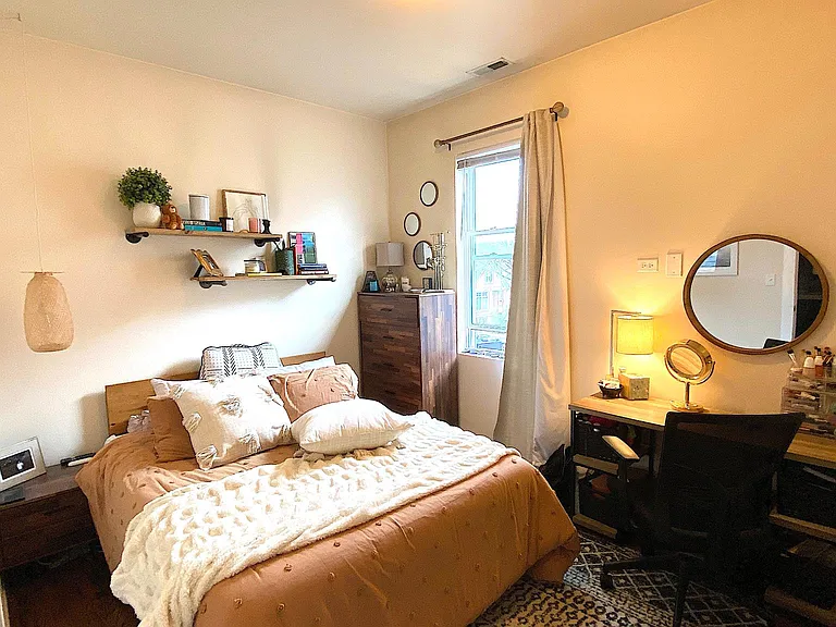 2301 N Maplewood Ave #2W — Photo 8