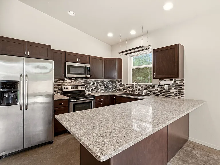 3906 E 31st Ave — Photo 6