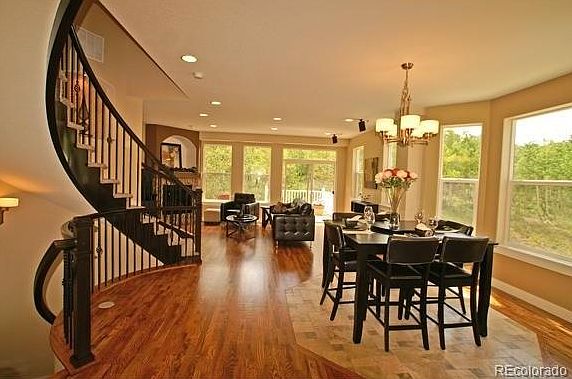 1st image of 877 Vernon Dr