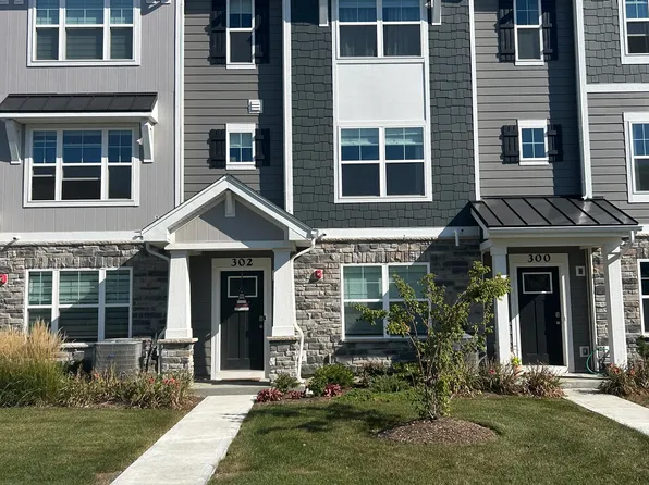 302 Basin Ct, Saint Charles, IL 60174