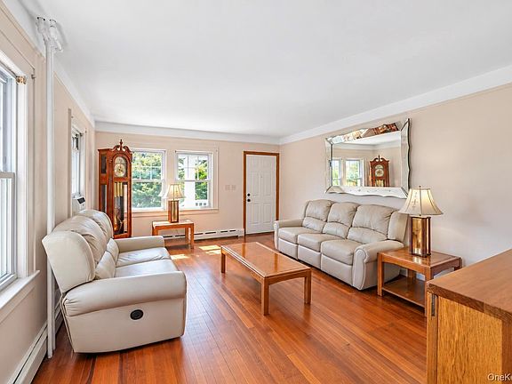 4th image of 49 Collins Avenue