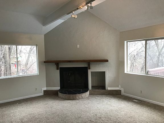 3rd image of 1924 Beaver Lake Blvd