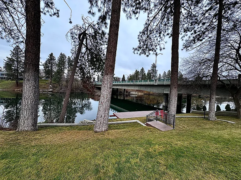 9011 E South Riverway Ave — Photo 11