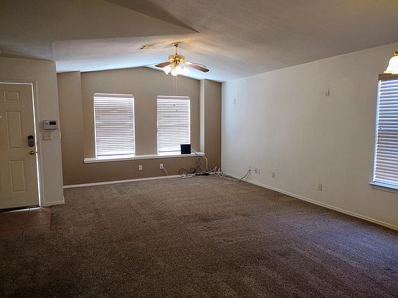 4th image of 645 Esmeralda Armendariz Ave