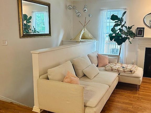 Living space, upstairs