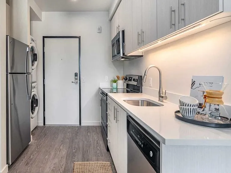 Acqua Apartments - Student Affordable — Photo 15
