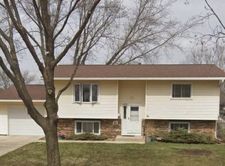 1811 43rd St NW, Rochester, MN 55901
