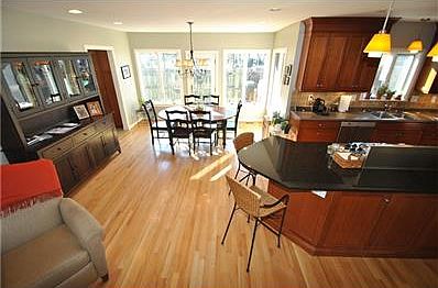 Eat-in Kitchen