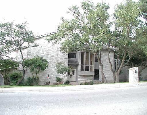 1st image of 3426 HUNTERS CIR
