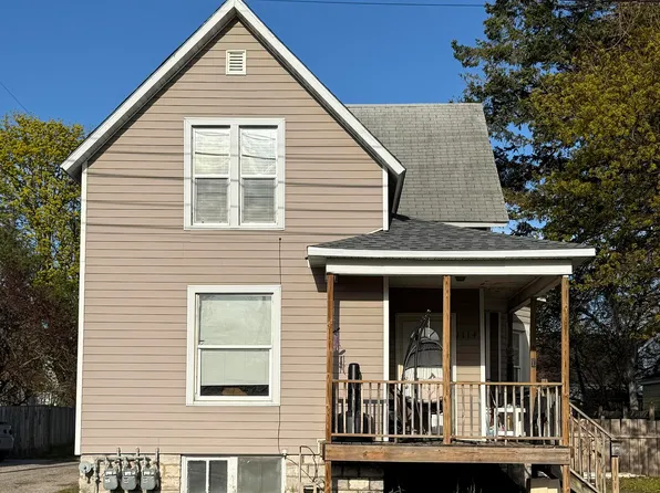 1114 Wells St #1/2, Marinette, WI 54143