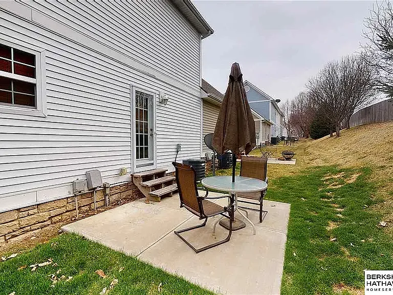 4356 N 147th Plz — Photo 15