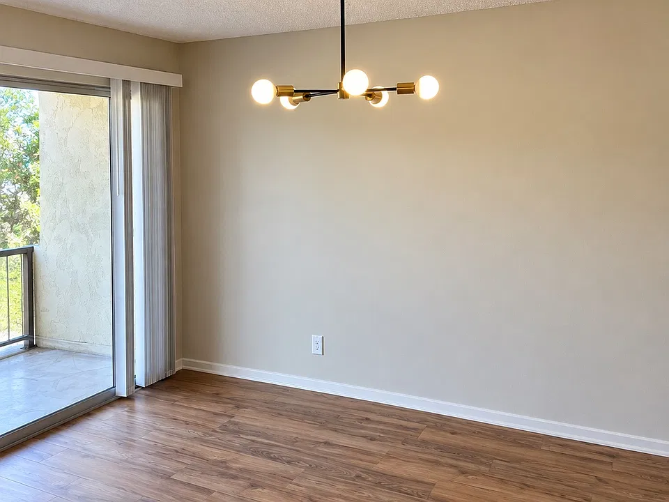445 S Los Robles Ave #205