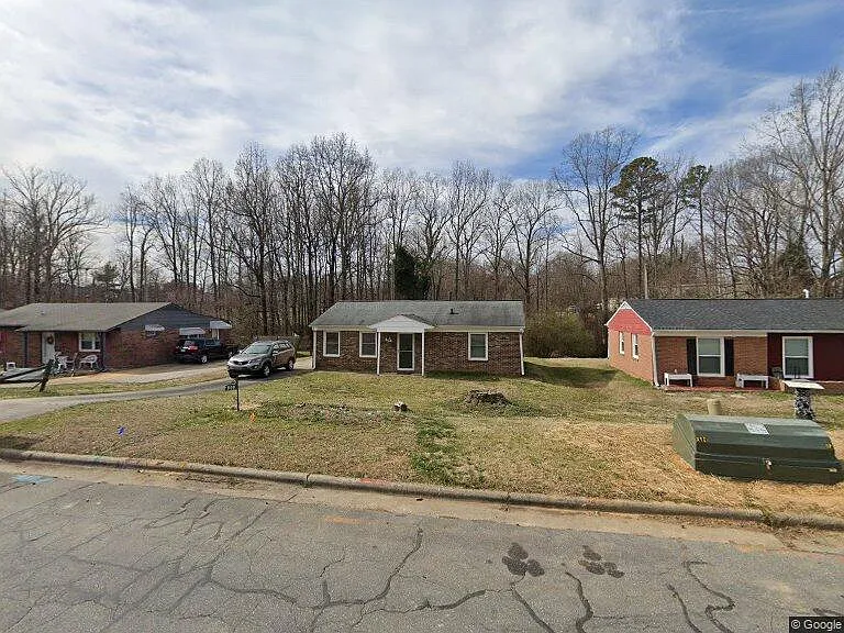 800 Kroll Ln — Photo 1