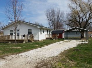 402 Ayers St, Waverly, IL 62692