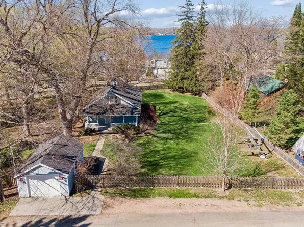 3142 Brooks Ln, Wayzata, MN 55391